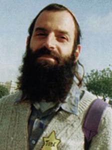 הטלאי שלבש לא עזר לו. גולדשטיין