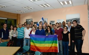 אגודות הסטודנטים למען הקהילה. רק אני שמתי לב שאין פה חובש כיפה?