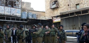 חיילי צה"ל בפוזה אופיינית. כוח שיטור.