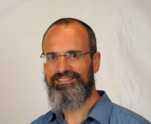 עמנואל שילה, עורך 'בשבע'. מנותק