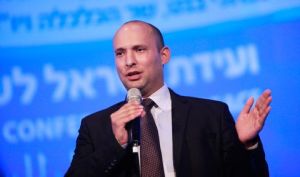 בנט בוועידת 'הארץ' לשלום. הברקה פוליטית