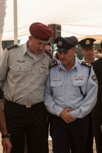 הרמטכ"ל והמפכ"ל. מה עושים? 