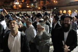 עצרת התפילה בכותל. לאן הולכות התפילות האלו? צילום: שלומי כהן, כיכר השבת