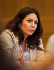 רגב. מעבירה עוד סמכות לכוחות 'אובייקטיבים' שיסתמו לאזרח הקטן את הפה. צילום: פלאש 90