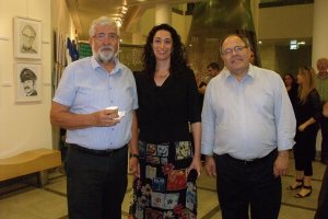 רוט עם דיין ומצנע. הצליחה להרכיב את כל העולמות. תמונה מתוך ערב השקת הספר במרכז מורשת בגין.