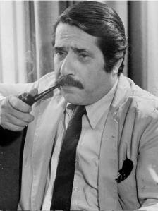 אניאו פלאיאנו - מחזאי איטלקי ידוע - אמר על הפשיזם בארצו: באיטליה יש שני סוגים של פשיסטים: הפשיסטים והאנטי-פשיסטים.