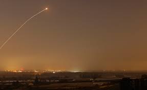 ירי מרצועת עזה, ארכיון (צילום: רויטרס)